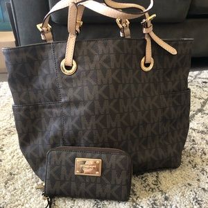 Michael Kors Tote & Wallet